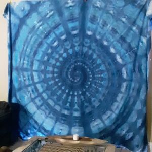 7'x8' tiedye tapestry